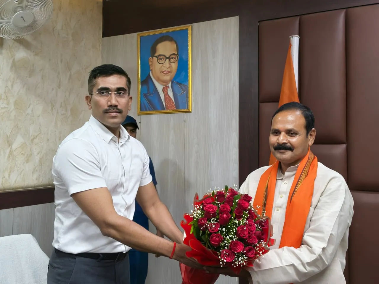 नंद किशोर राम ने संभाला डेयरी, मत्स्य एवं पशु संसाधन विभाग का कार्यभार, गांवों तक योजनाएं पहुंचाने पर जोर