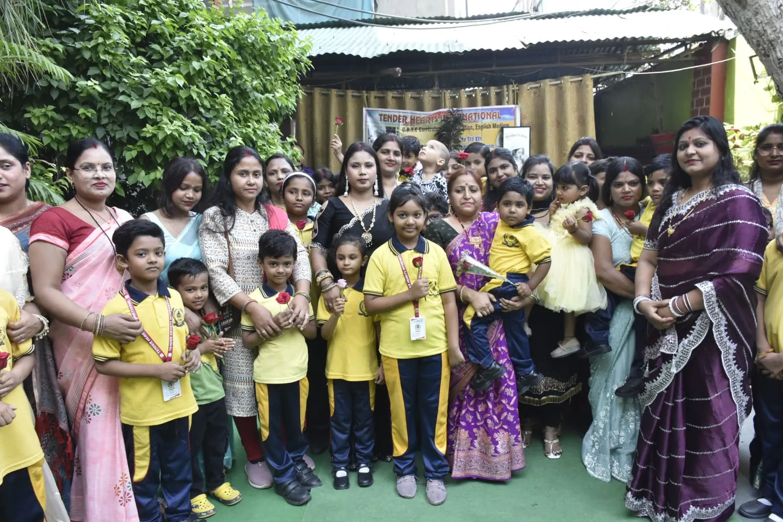 माँ के सम्मान में सजा टेंडर हार्ट्स स्कूल, मातृ दिवस पर बच्चों ने बांधा भावनाओं का सुंदर रंग