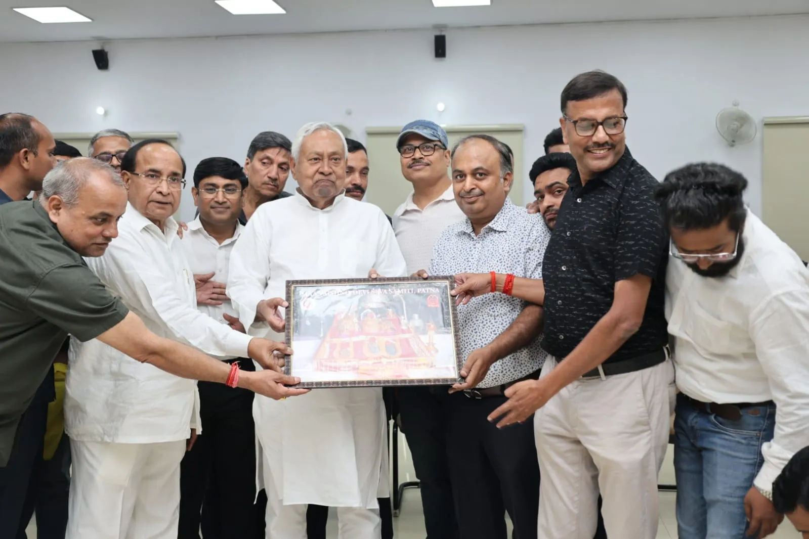 माँ वैष्णो देवी सेवा समिति ने पूर्व मुख्यमंत्री नीतीश कुमार का जताया आभार, थैलेसीमिया पीड़ित बच्चों के लिए किए गए कार्यों को सराहा
