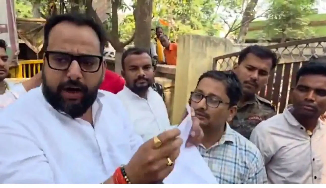 आरा एमएलसी उपचुनाव में मतदान के दौरान हंगामा, कुछ देर के लिए वोटिंग प्रक्रिया प्रभावित
