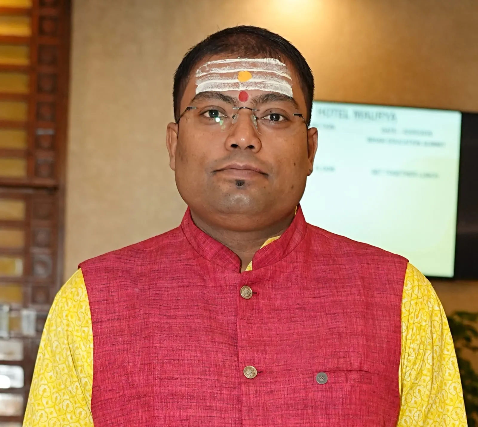 शनि अमावस्या के पावन संयोग में मनी वट सावित्री व्रत ,अखंड सुहाग की कामना से महिलाओं ने की वट वृक्ष की पूजा