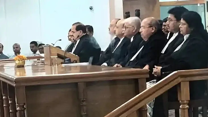 PATNA HIGH COURT : सेवानिवृत्त हो रहे चीफ जस्टिस को दी विदाई, न्यायाधीश साहू बोले-कोर्ट मेरे लिए एक आफिस नहीं मंदिर जैसा था