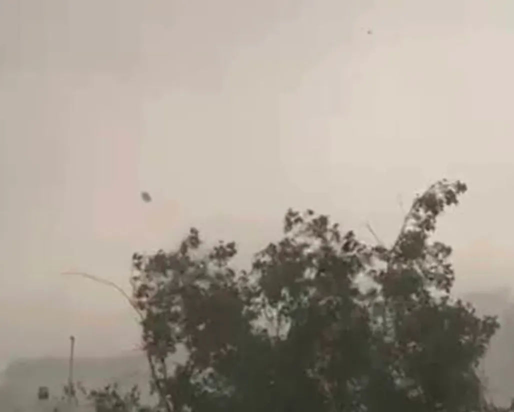 WEATHER FORECAST अगले चंद घंटे में मौसम का बदलेगा मिजाज, 19 राज्यों में तेज आंधी और बारिश होने के आसार