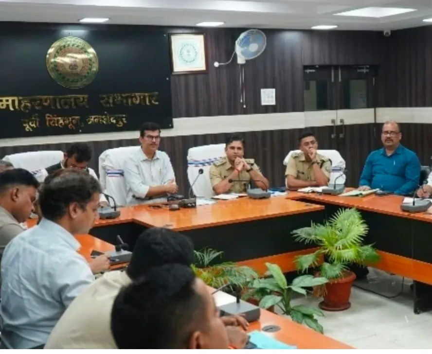 JHARKHAND : जमशेदपुर में 8 केंद्रों पर होगी नीट-यूजी परीक्षा, डीसी ने की समीक्षा