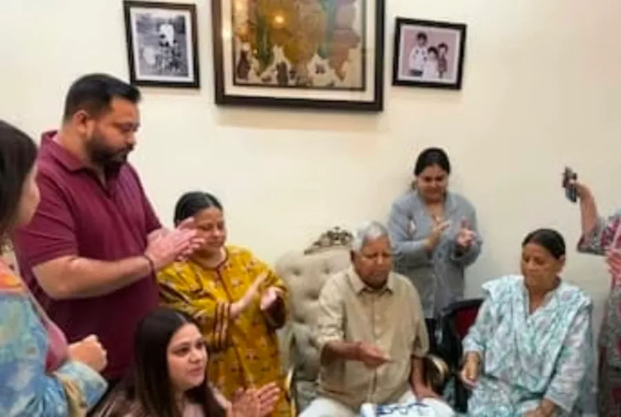 LALOO YADAV : राजद सुप्रीमो लालू प्रसाद ने 78वां जन्मदिन मनाया, रागिनी-मीसा ने सरकार को खूब खड़ी-खोटी सुनाया