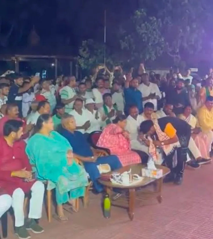 LALU YADAV BIRTHDAY : राजद सुप्रीमो लालू के जन्मदिन समारोह में लौंडा नाच और भोजपुरी गायक छोटू छलिया ने बांधा समां, राबड़ी ने गायक को दिये हीरे के कंगन