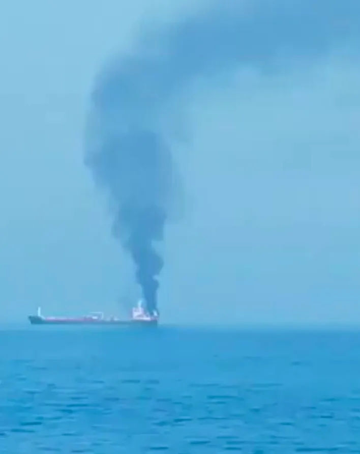 INDIAN SHIPS ATTACKED : होर्मुज जलडमरूमध्य के समीप किसने भारतीय जहाजों को बनाया निशाना? अमेरिका और ईरान एक दूसरे पर लगा रहे आरोप