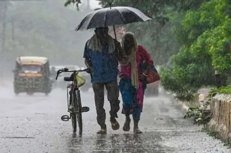 WEATHER FORECAST : बिहार-झारखंड समेत 18 राज्यों में आंधी-तूफान और तेज बारिश के आसार, मौसम विभाग ने जारी किया नया अलर्ट