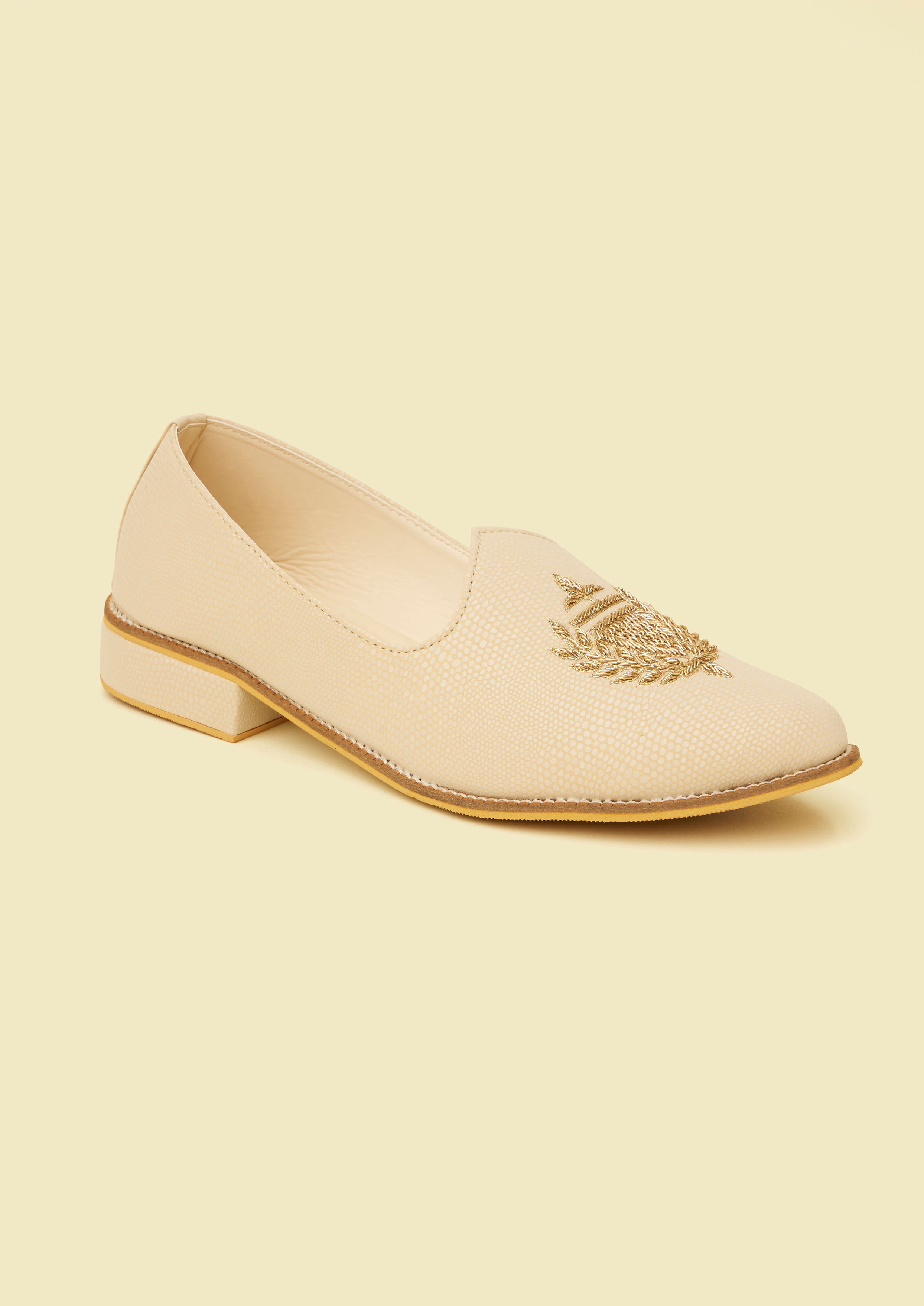 Twamev Men Cream Diamond Patterned Loafer Style Shoes