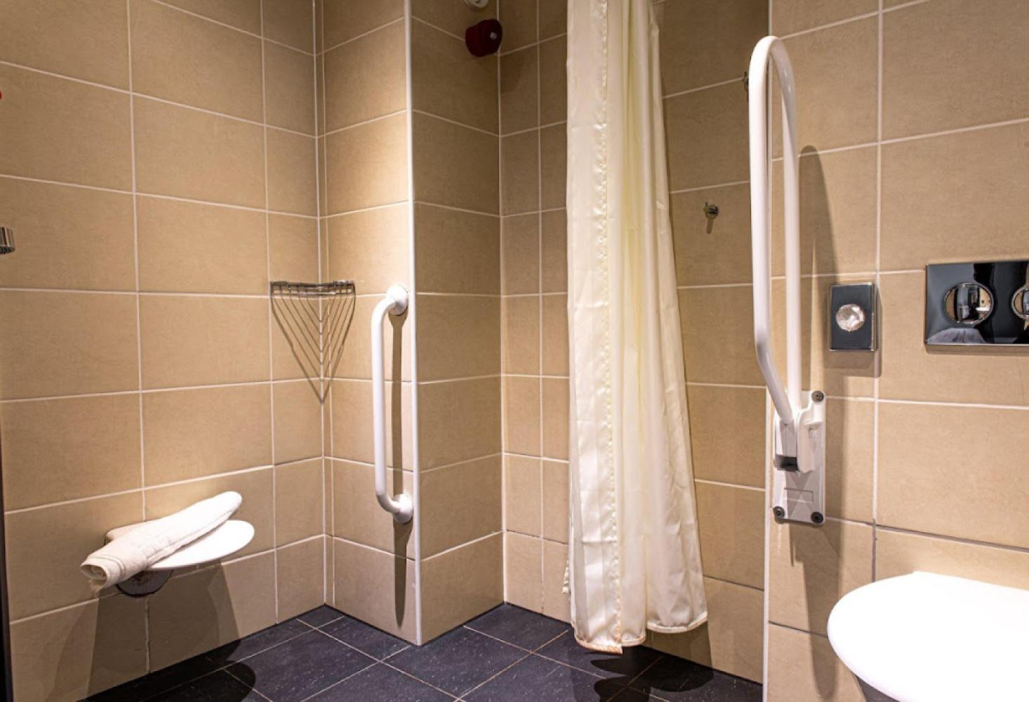 8f5bf7b5-7542-4a82-85d3-45bb58ee5896