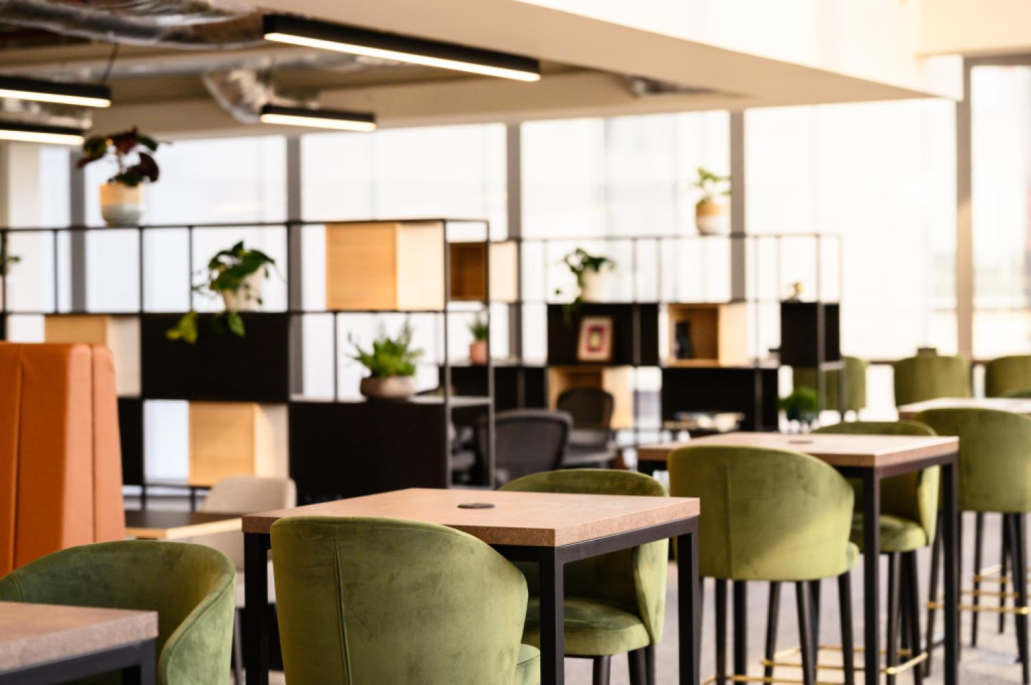 683483cf-d5a5-4f63-b794-6ed53e6f77ff_mainfloorworkspace2-min