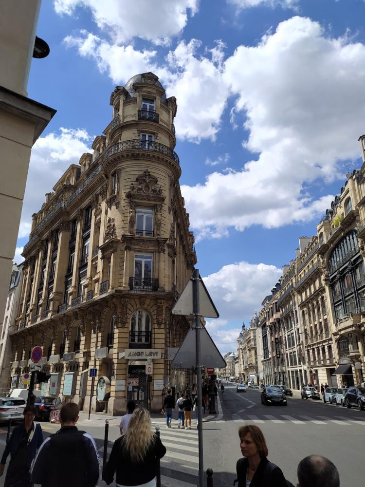 7b77e047-6cf1-4a6b-a8c2-92233402792d