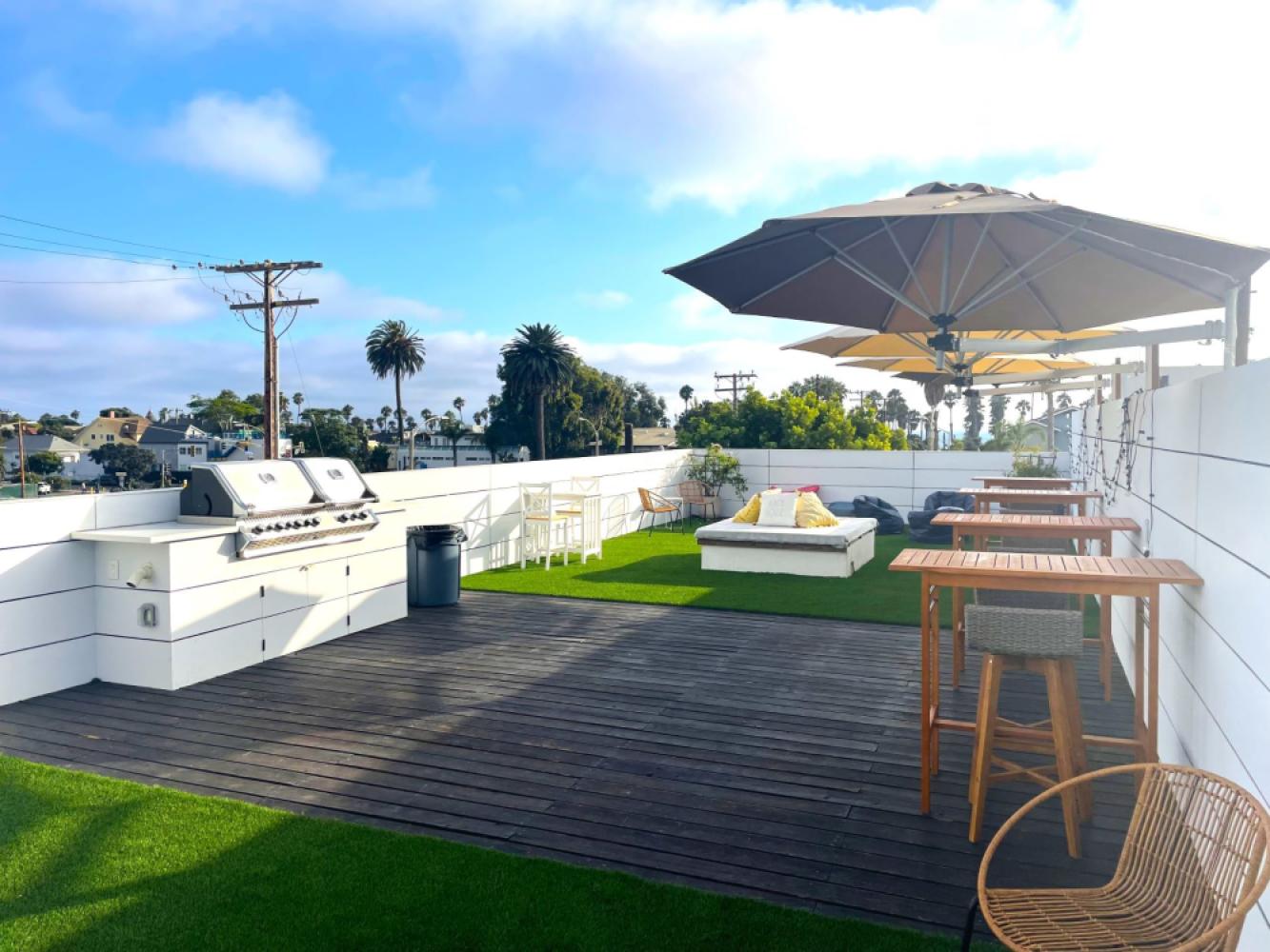 75419c7d-da01-4313-9652-3a66030ca8a3_rooftop_e