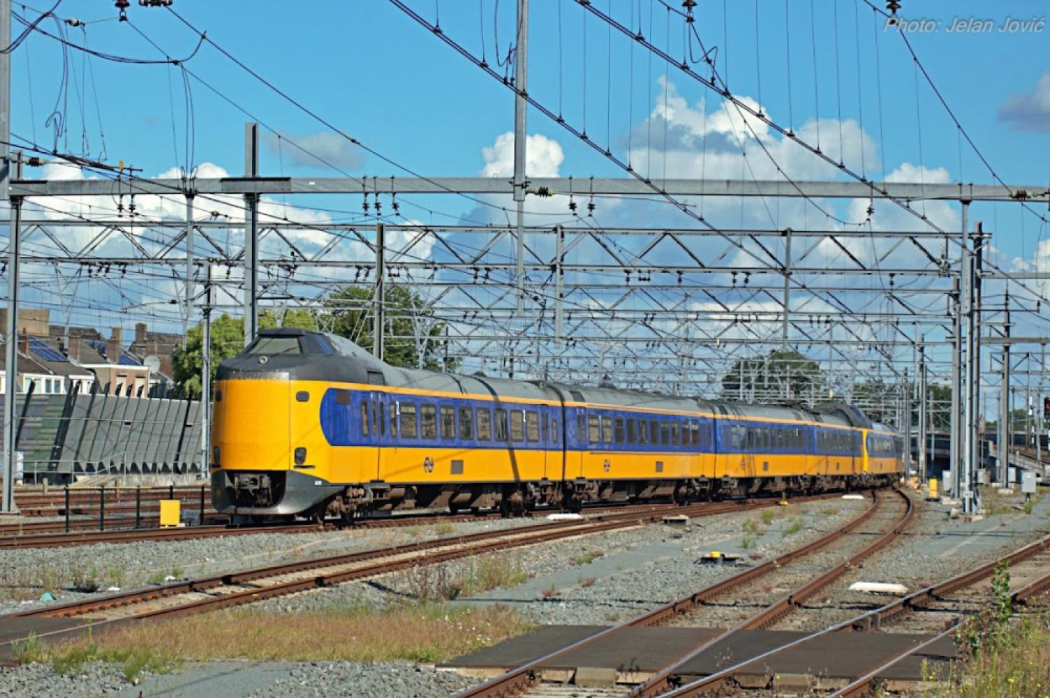 7009af65-dbeb-4d91-b92d-403a9dd7f4e0