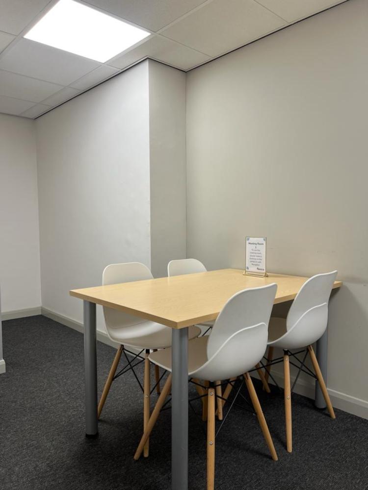 03d8eb12-4dd2-4183-b555-e010a489cf0d_silversuite5
