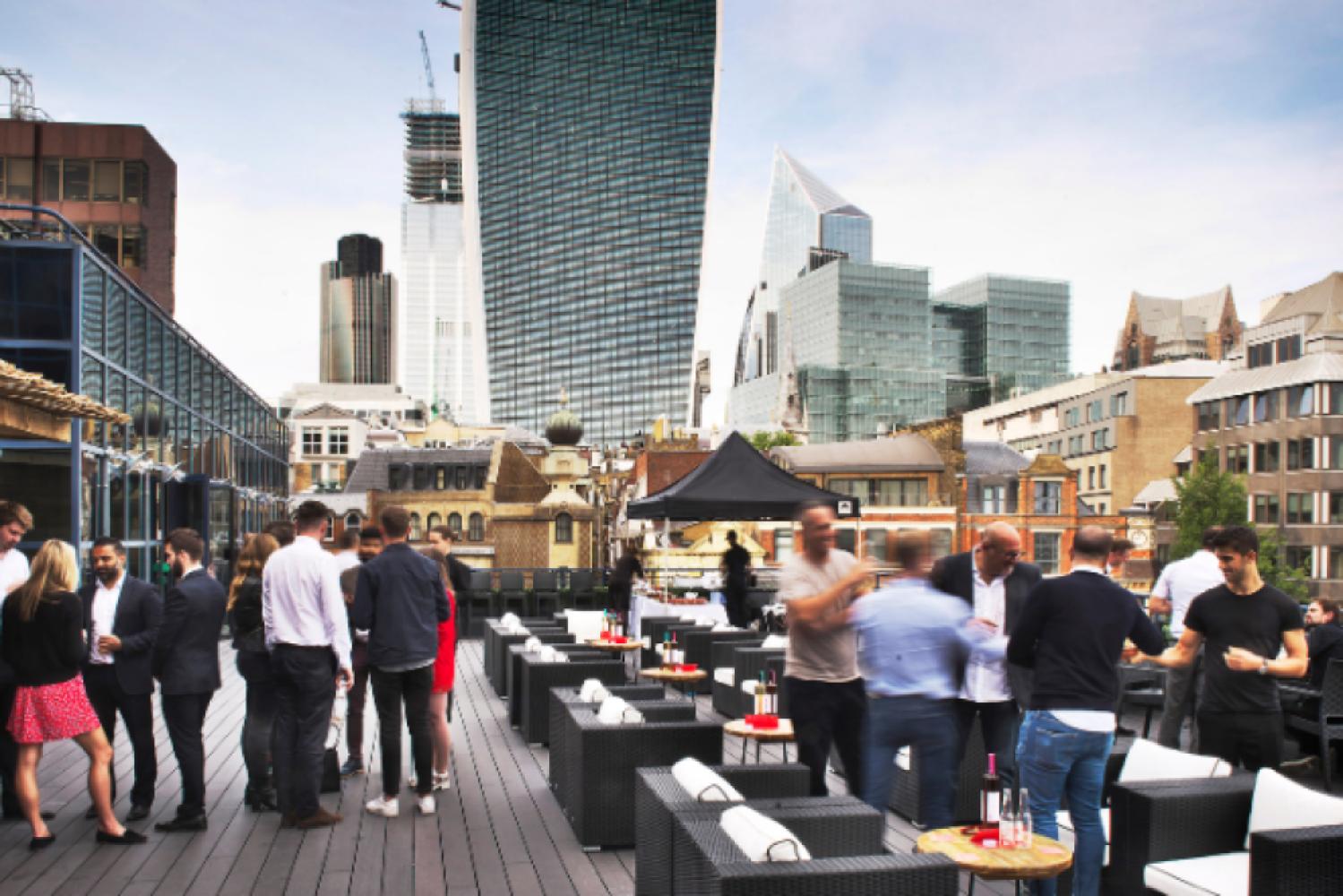 dc9d9752-2fc7-4e1e-a94b-76a574722b4b_roofterrace-10lts