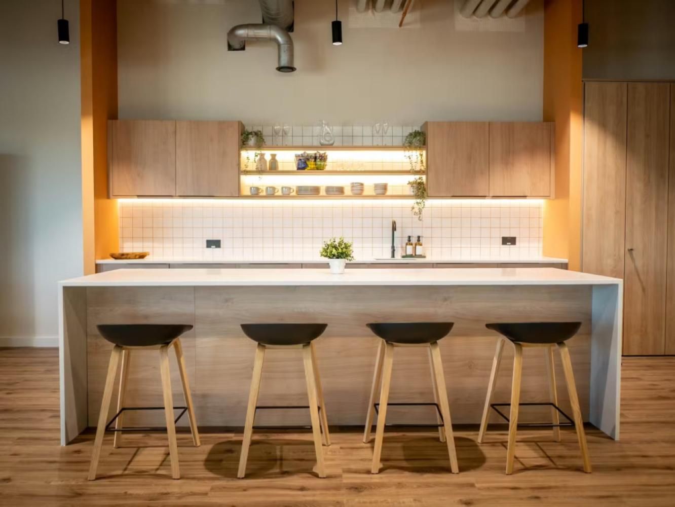 b471bc08-0b6b-4c35-8faf-fa92a1cdd145_kitchen