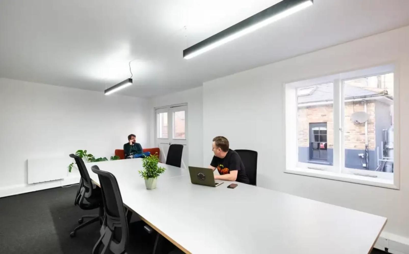 9032ead9-9764-4f0e-a9c2-96e4a5cd0a9b_conferenceroom4