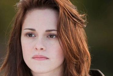 Kristen Stewart's Retrospective Reading of Twilight and the LGBTQ+ Themes