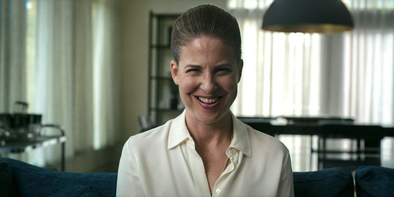 Robin Weigert in Smile