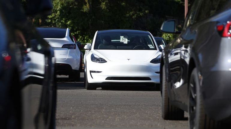 Tesla's Shifting Sales Targets and Growing Competition