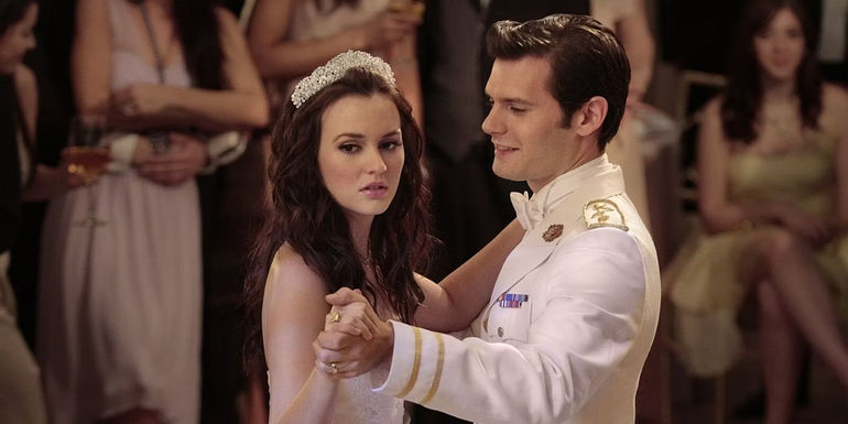 Blair and Louis are dancing on Gossip Girl.