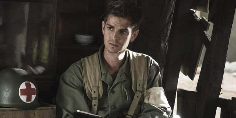 Andrew_Garfield_in_a_military_uniform_in_Hacksaw_Ridge