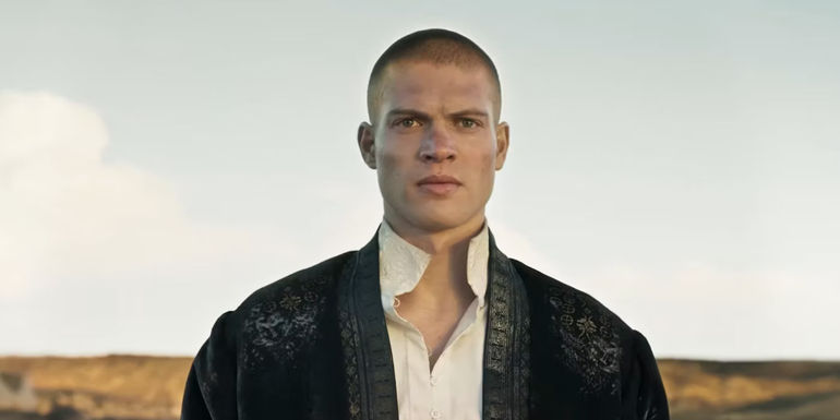 Josha Stradowski as Rand al'Thor standing in the World of Dreams in The Wheel of Time Season 2