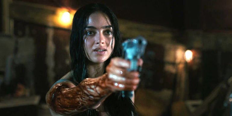Melissa Barrera pointing a gun in Scream 6