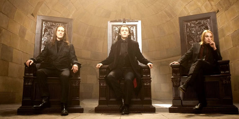 The Volturi – Marcus, Caius, and Aro – sit on thrones in Twilight: New Moon.