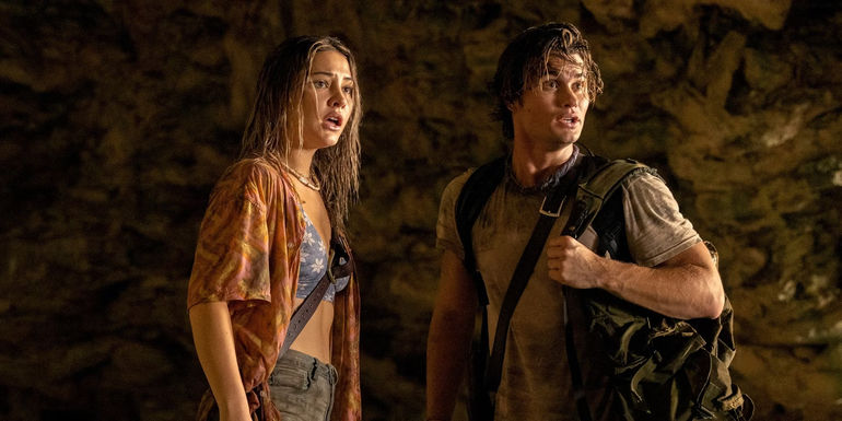 Sarah and John B at the cave in Outer Banks Season 3