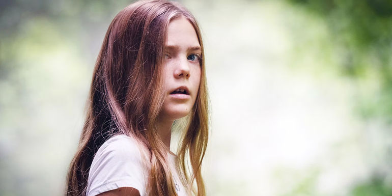 Pet Sematary 2019 Ellie looking scared