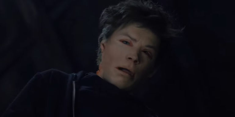 Scary scene of Mark's skinned face in Midsommar