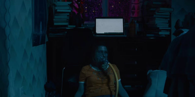 Terri's corpse in Midsommar