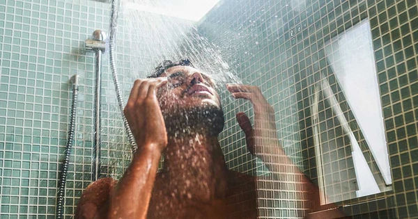 Lựa chọn Hoàn Hảo: Tắm Buổi Sáng Hay Buổi Tối?