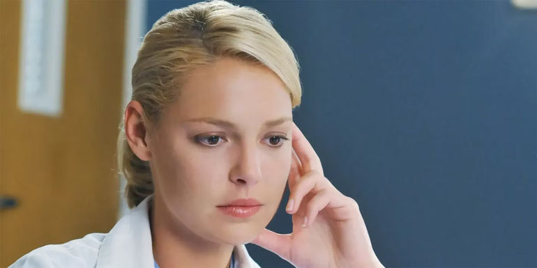 Izzie researching on Grey's Anatomy