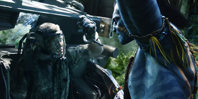 Stephen Lang as Miles Quaritch fighting with Jake at the end of Avatar