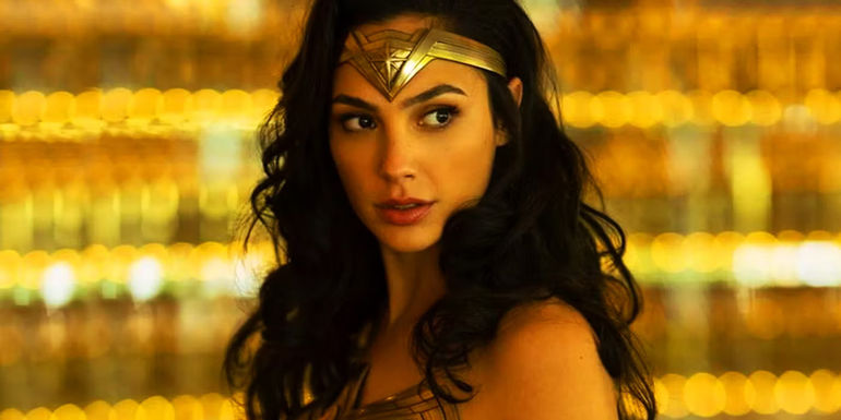 Wonder Woman in a gold room in Wonder Woman 1984