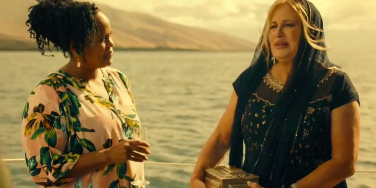 Natasha Rothwell as Belinda Lindsey and Jennifer Coolidge as Tanya McQuoid in The White Lotus season 1