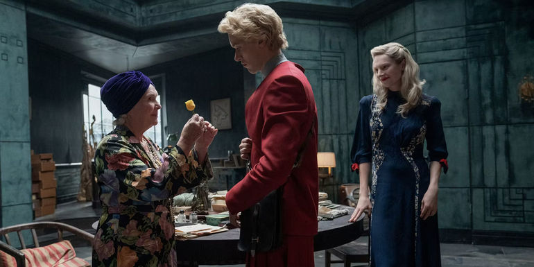 Tigris Snow with her family in The Ballad of Songbirds and Snakes