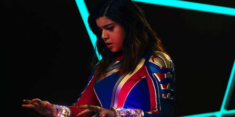 Kamala Khan wearing both Quantum Bands in The Marvels