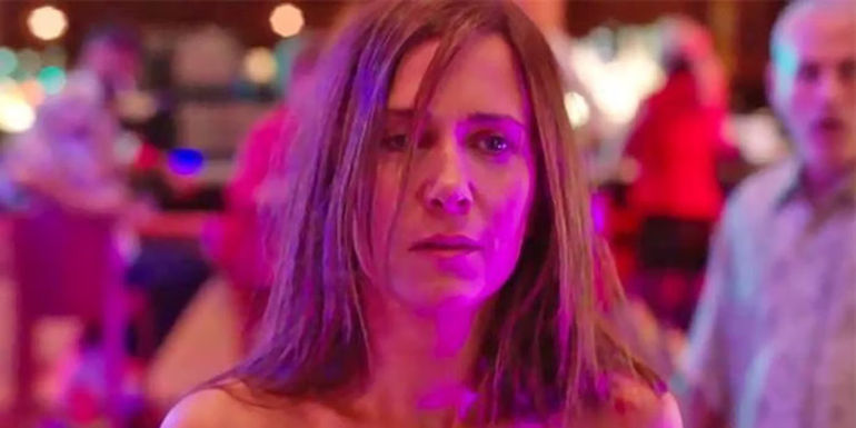Kristen Wiig in Welcome to Me.
