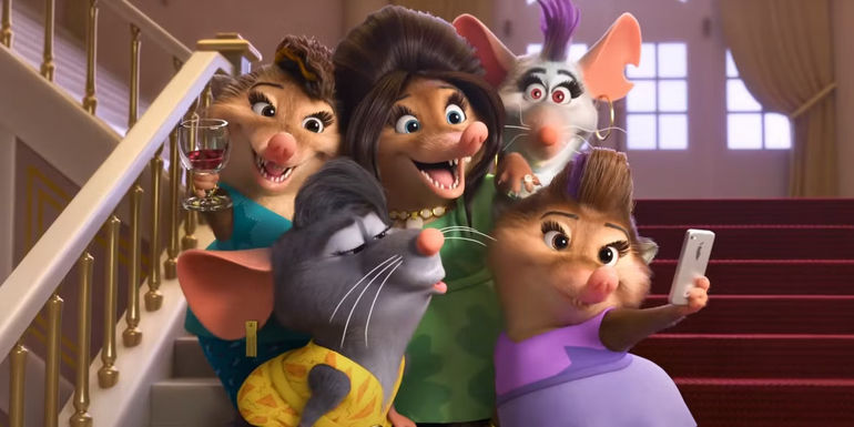 Fru Fru the shrew and her friends posing for a selfi in Zootopia show