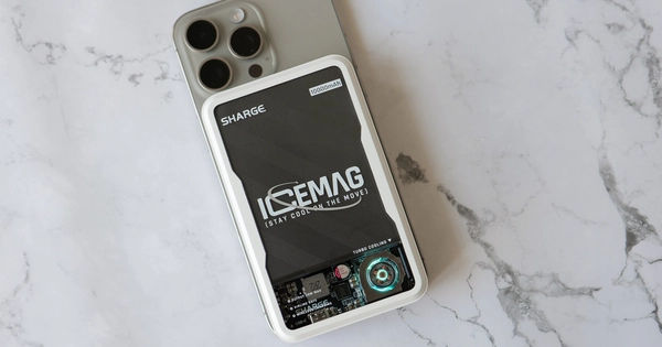 Sạc Dự Phòng Sharge IceMag: Kỳ Dị Và Hiện Đại