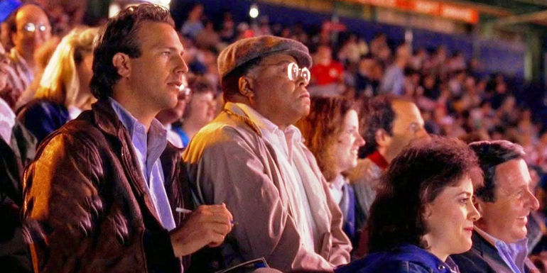 Matt Damon and Ben Affleck are extras at Fenway in Field of Dreams.