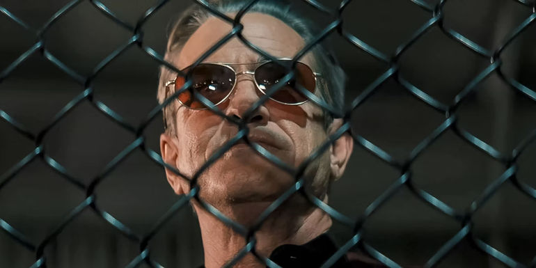 Dermot Mulroney as Sage watching a fight in Lights Out