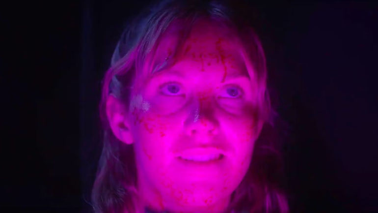 Câu chuyện kinh dị của Cinderella: Bí mật đằng sau bức màn hình