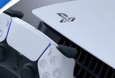 Cuộc Chiến Chinh Phục PlayStation 5: Hành Trình Của Anh Em Game Thủ