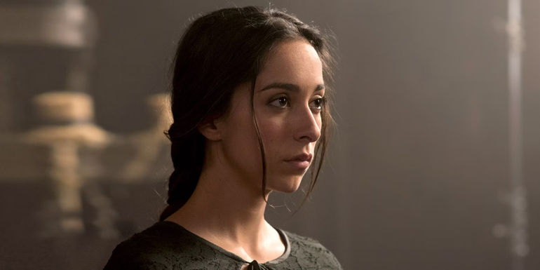 Talisa Stark looking serious in Game of Thrones