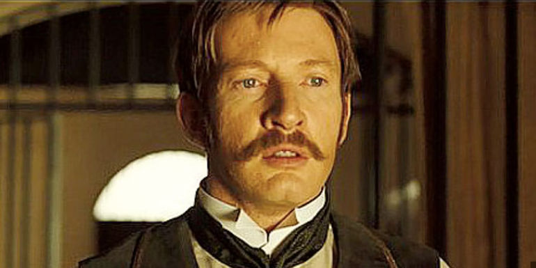 David Wenham's Eden Fletcher frowns in The Proposition 2005